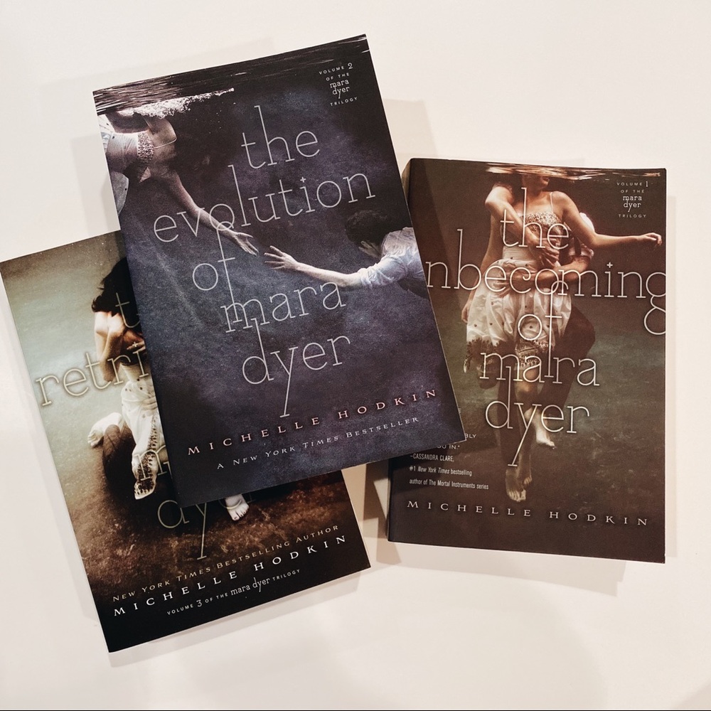 Mara Dyer series